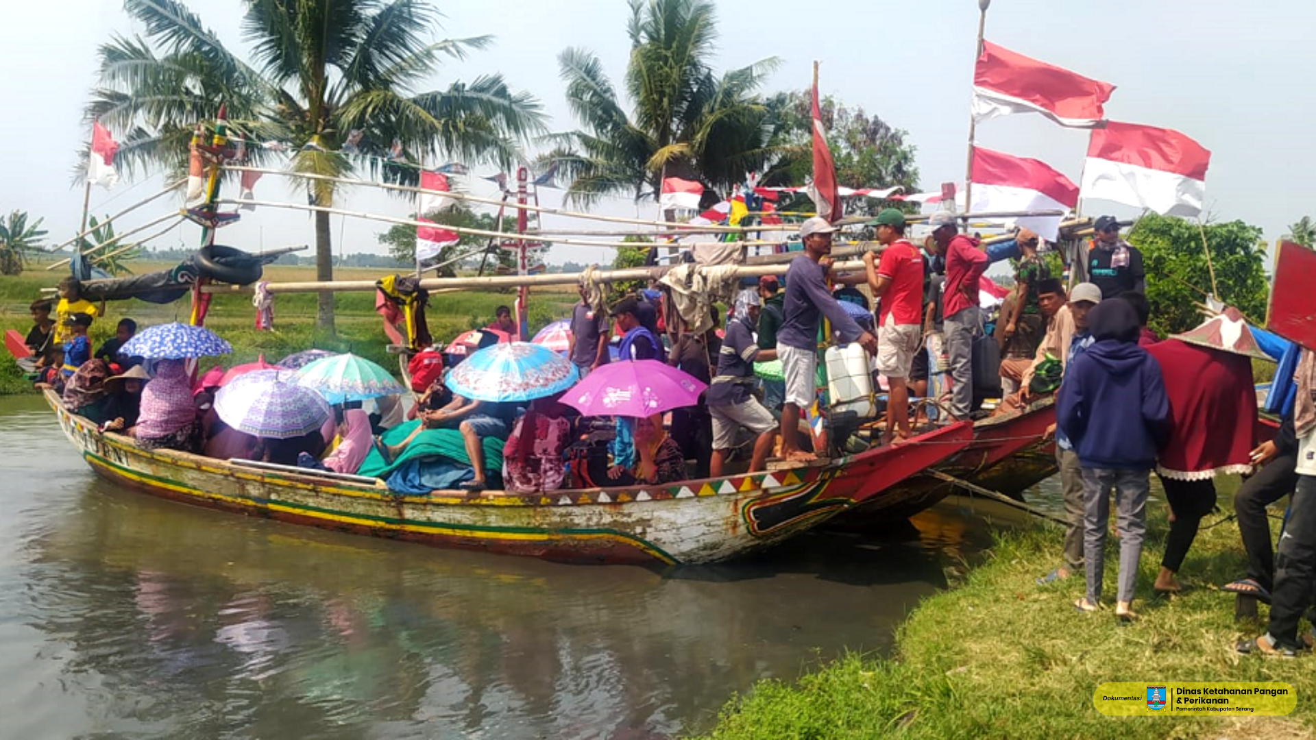 karnaval-laut-desa-kubang-puji-meriahkan-peringatan-hut-kemerdekaan-republik-indonesia-ke-77